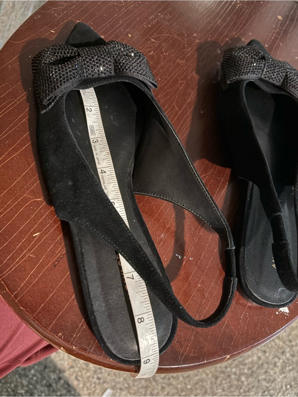 Ann Taylor Black Flats With Sparkle
Bow Size 6 - Picture 10 of 12